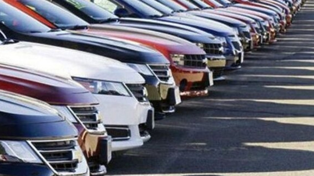بهانه‌ای برای عرضه نشدن خودرو‌های وارداتی با قیمت قطعی پذیرفته نیست